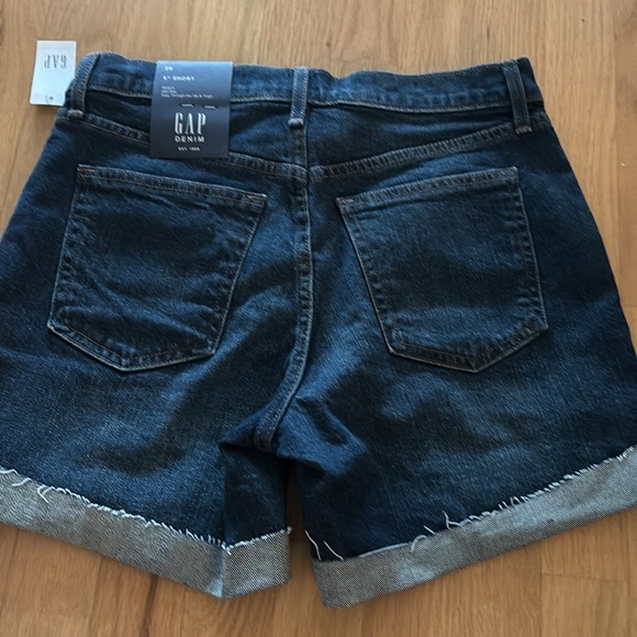 Gap Women’s size 26 shorts - Picture 3 of 3